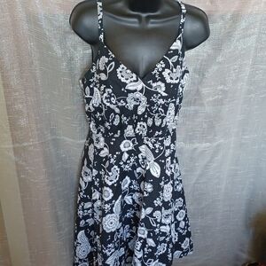 Copper Key Black/white floral midi dress, cross front V sz 11 Jr